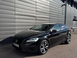 Svart Begagnad 2019 Volvo V40 R-Design Kombi | 215 000 kr (Lite dyr)