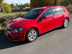 Röd Begagnad 2015 VW Golf VII Halvkombi | 88 900 kr (Bra pris)