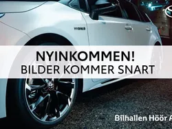 Mörkblå (blå) Begagnad 2022 Toyota Yaris Hybrid Style Halvkombi | 234 900 kr (Marknadspris)