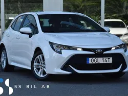Vit Begagnad 2019 Toyota Corolla Multidrive S Halvkombi | 214 900 kr (Marknadspris)