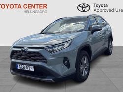 Grön Begagnad 2022 Toyota RAV4 Hybrid Active SUV | 379 900 kr (Marknadspris)
