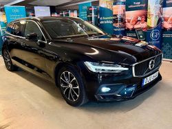 Svart Begagnad 2019 Volvo V60 Momentum Kombi | 189 900 kr (Marknadspris)