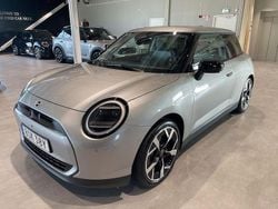 Grå Begagnad 2024 Mini Cooper Halvkombi | 349 900 kr (Marknadspris)