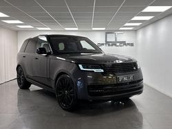 Mörk grå met. Begagnad 2023 Land Rover Range Rover First Edition SUV | 1 599 000 kr (Marknadspris)
