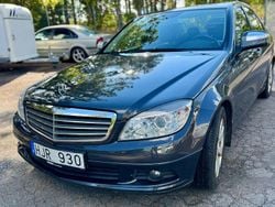 Mörkgrå (gråmetallic) Begagnad 2009 Mercedes C200 SE Sedan | 59 900 kr (Marknadspris)