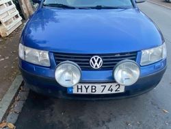 Blå Begagnad 1999 VW Passat Kombi | 4 000 kr