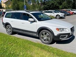 Vit Begagnad 2013 Volvo XC70 Momentum SUV | 120 000 kr (Marknadspris)