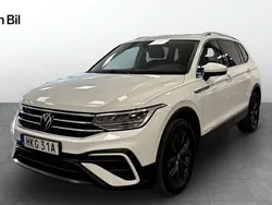 Vit Begagnad 2023 VW Tiguan Allspace SUV | 379 900 kr (Marknadspris)