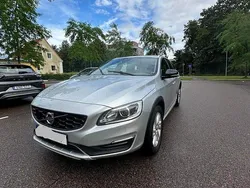 Silver Begagnad 2018 Volvo V60 CC Standard Kombi | 152 000 kr (Bra pris)