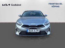Grå Begagnad 2023 Kia Ceed Advance Halvkombi | 255 900 kr (Marknadspris)
