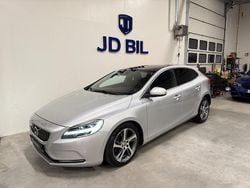 Silver Begagnad 2016 Volvo V40 Inscription Halvkombi | 179 900 kr (Marknadspris)