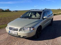 Brun Begagnad 2007 Volvo V70 Kinetic Kombi | 29 900 kr (Marknadspris)