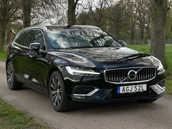 Svart Begagnad 2020 Volvo V60 Inscription Kombi | 279 999 kr (Marknadspris)