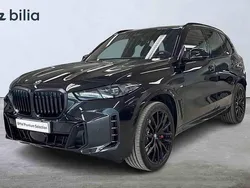 Svart Begagnad 2025 BMW X5 M Sport SUV | 1 129 900 kr