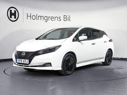 Vit Begagnad 2023 Nissan Leaf 360º Halvkombi | 214 800 kr (Bra pris)