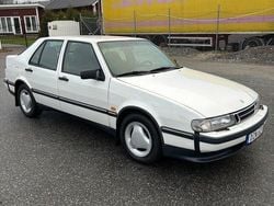Vit Begagnad 1997 Saab 9000 Sedan | 69 900 kr