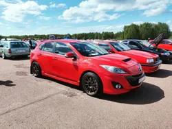 Röd Begagnad 2010 Mazda 3 Halvkombi | 120 000 kr (Lite dyr)
