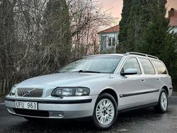 Silver metallic Begagnad 2004 Volvo V70 Kombi | 19 900 kr (Marknadspris)