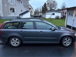 Grå Begagnad 2011 Volvo V50 Kinetic Kombi | 42 000 kr (Bra pris)