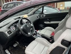 Röd Begagnad 2004 Peugeot 307 CC Cab | 35 000 kr (Marknadspris)