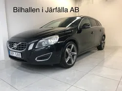 Svart Begagnad 2013 Volvo V60 Summum Kombi | 89 900 kr (Marknadspris)