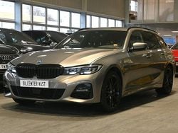 Grå Begagnad 2022 BMW 330e M Sport Kombi | 349 000 kr (Marknadspris)