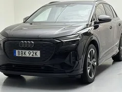 Svart Begagnad 2024 Audi Q4 e-tron Comfort SUV | 399 000 kr (Bra pris)
