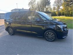 Svart Begagnad 2024 VW Multivan Life Van | 589 000 kr