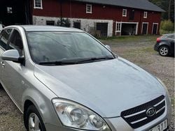 Silver Begagnad 2007 Kia Ceed 4 Halvkombi | 23 000 kr (Bra pris)