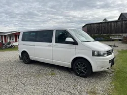 Vit Begagnad 2010 VW Caravelle Comfortline Minibuss | 69 000 kr