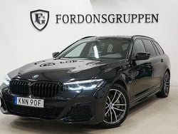 Svart Begagnad 2022 BMW 530e M Sport Kombi | 409 800 kr (Marknadspris)