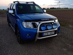 Blå Begagnad 2011 Nissan Navara Pickup | 131 250 kr (Lite dyr)