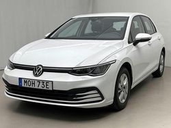 Vit Begagnad 2022 VW Golf VIII | 199 000 kr (Marknadspris)