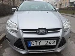 Grå Begagnad 2011 Ford Focus Trend Kombi | 49 000 kr (Marknadspris)