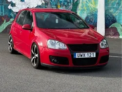Röd Begagnad 2007 VW Golf V GTI Halvkombi | 50 000 kr (Marknadspris)