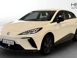 Vit (white) Begagnad 2022 MG MG4 EV Halvkombi | 279 900 kr