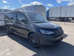 Svart (deep black pärleffekt) Ny 2025 VW Caddy Maxi Minibuss | 487 375 kr (Dyr)