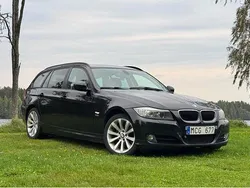 Svart Begagnad 2012 BMW 320 Kombi | 105 000 kr (Marknadspris)