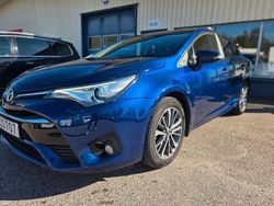 Mörkblå Begagnad 2015 Toyota Avensis Active Sedan | 128 000 kr (Lite dyr)
