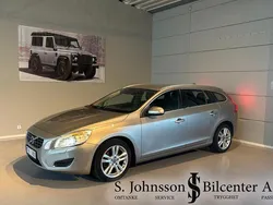 Ljusbrun Begagnad 2011 Volvo V60 Summum Kombi | 114 900 kr (Marknadspris)