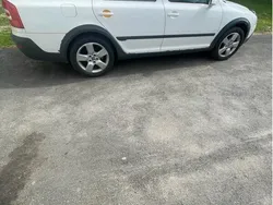 Vit Begagnad 2008 Skoda Octavia Scout Kombi | 30 000 kr (Superpris)