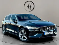 Svart Begagnad 2021 Volvo V60 Momentum Kombi | 279 900 kr (Marknadspris)