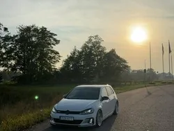 Vit Begagnad 2017 VW Golf VII GTD Halvkombi | 180 000 kr (Marknadspris)