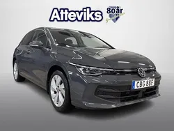 Mörkgrå (grå) Begagnad 2024 VW Golf VIII Edition Halvkombi | 339 900 kr (Marknadspris)