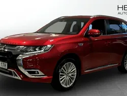 Röd (red) Begagnad 2020 Mitsubishi Outlander P-HEV SUV | 249 000 kr (Marknadspris)