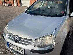 Silver Begagnad 2007 VW Golf V Trendline Halvkombi | 19 000 kr (Marknadspris)