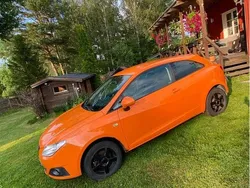 Orange Begagnad 2010 Seat Ibiza Halvkombi | 24 500 kr (Marknadspris)