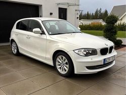 Vit Begagnad 2011 BMW 116 Halvkombi | 74 000 kr (Marknadspris)