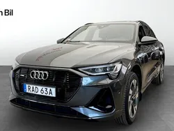 Daytonagrå pärleffekt Begagnad 2022 Audi e-tron S-Line SUV | 519 000 kr (Dyr)