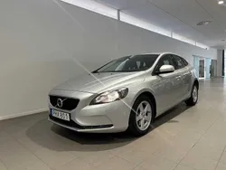 Silver Begagnad 2017 Volvo V40 Business Edition Kombi | 189 500 kr (Marknadspris)